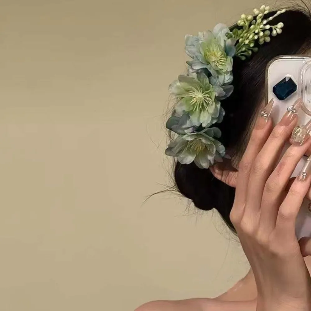 

Sweet Bohemian Flowers Hairpin Headwear Thai Style Floral Hair Comb Plastic Cloth Chignon Hair Clips Water Splashing Festival