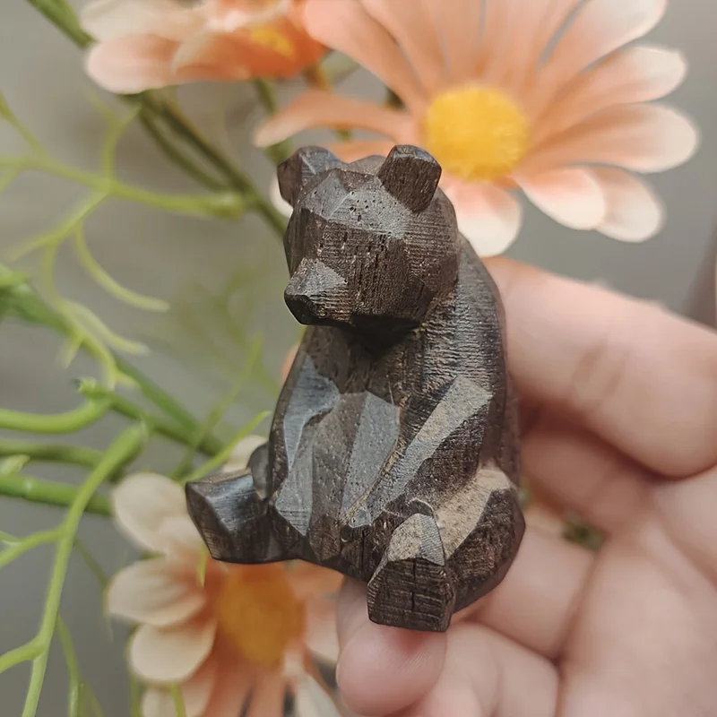 Three-Dimensional Wooden Bear Figurine, Suitable for Entryway Decoration, Applicable in Both Study and Living Room Settings, Featuring Natural Wood Grain Craftsmanship, a Modern Home Aesthetics Piece