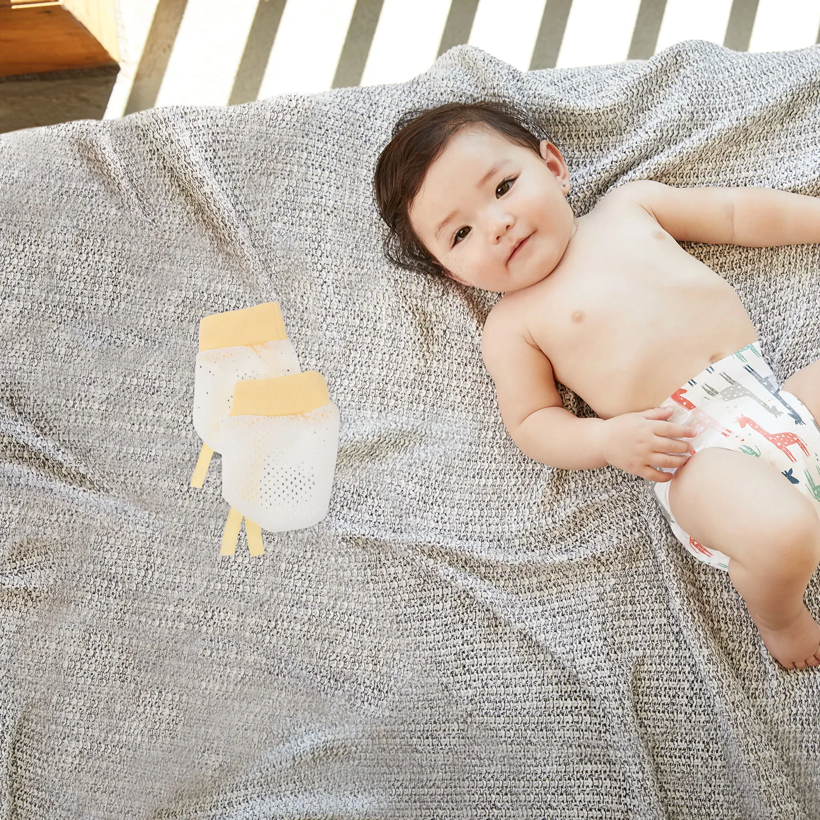 

4 Pairs Mesh Gloves Mittens Newborn Girl Anti-grab Hand Nylon No Scratches