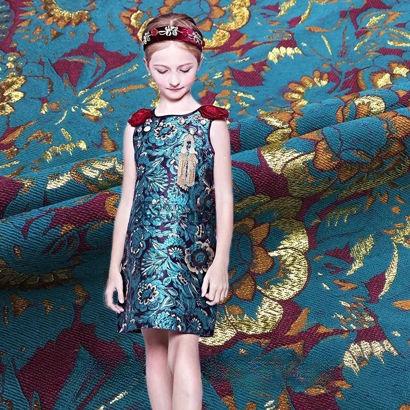 

Fashionable and luxurious gilded jacquard performance dress fabric trench coat