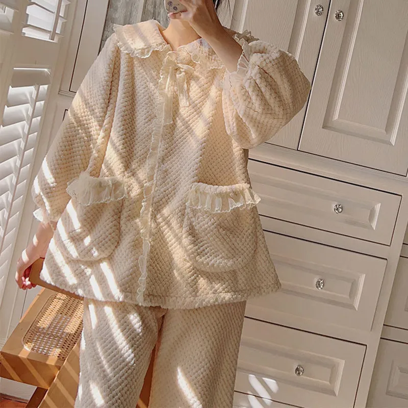 

Women's Winter Pajamas Princess Turn-Down Lace Collar Full Sleeves Sleepwear Two-Pieces Velvet Long Pants Pyjamas Soft Nightwear