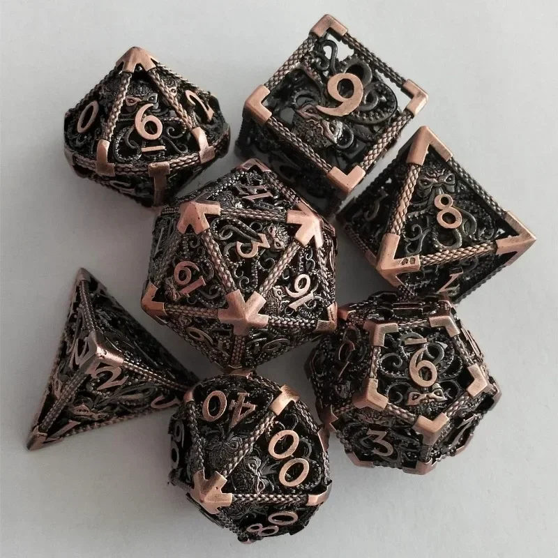 

7 Pieces Hollow Metal Dice Set for DND RPG Dragon Engraved Polyhedral Board Game Accessories Dungeon Master Collector Gift