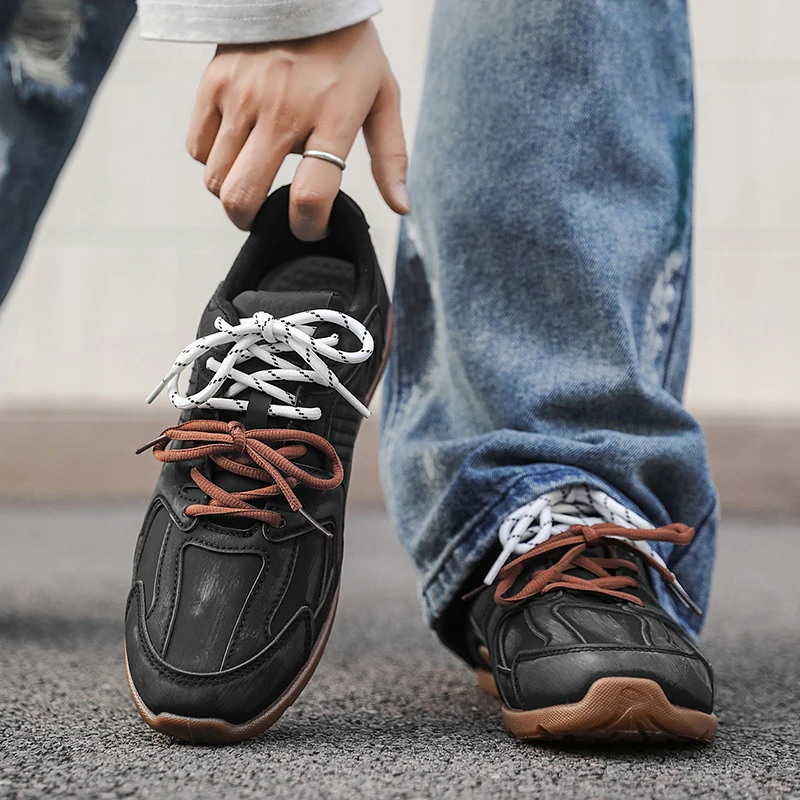 

Flat Soft Lightweight Vintage Men's Sneakers 2025 New Autumn Breathable Versatile Front Lace-Up Deutsche Training Shoes