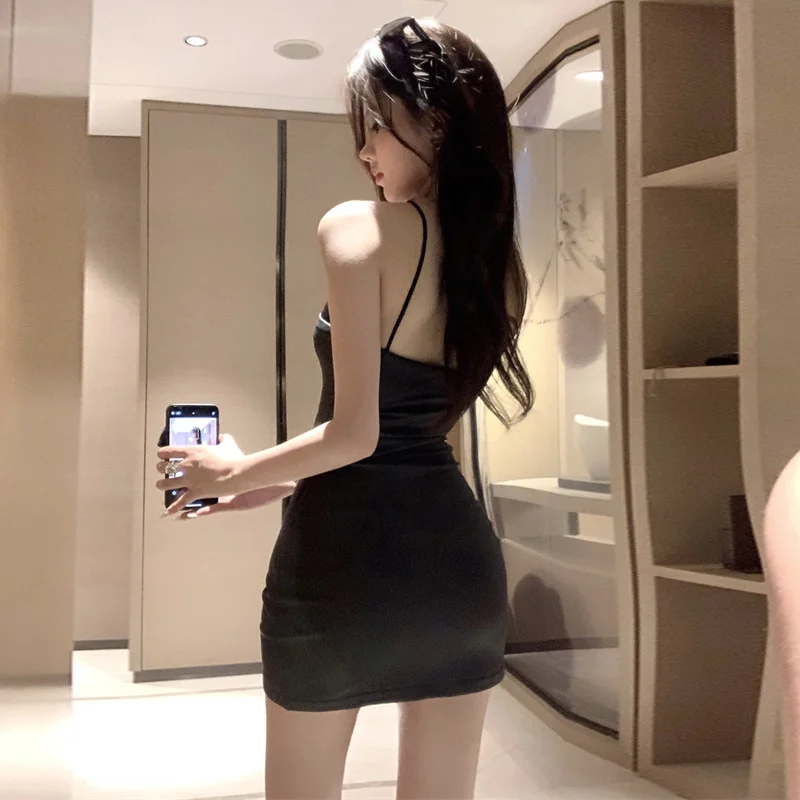 Figurbetontes Kleid in Gold für Damen, leicht, dünn, luftig, leicht, ätherisch, durchsichtig, zart, fein, zierlich, federnd, hauchdünn, filmvoll, hauchdünn