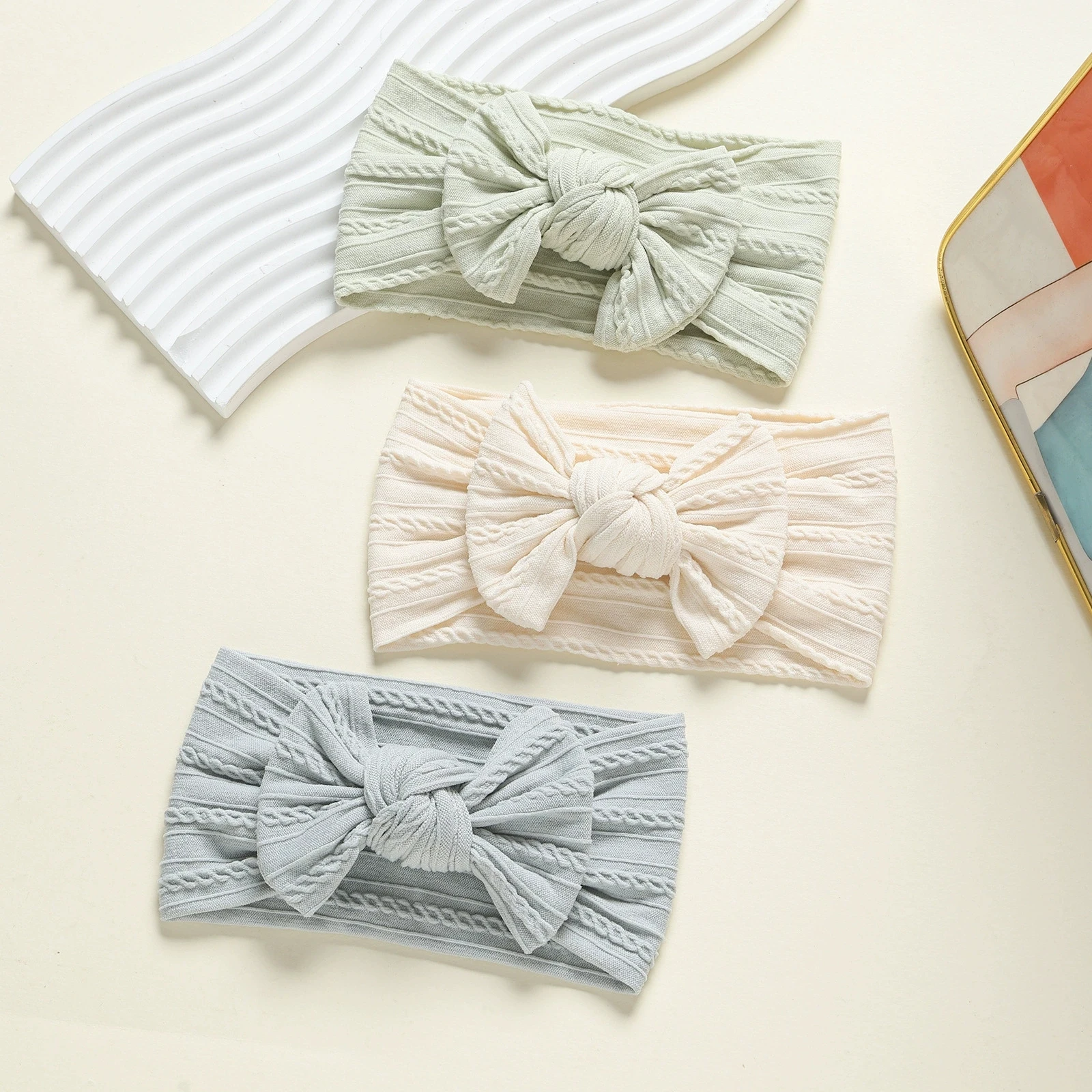 3ชิ้นขายส่งราคาคาดศีรษะไนลอนชุดสําหรับเด็กสาวผมปมเช่นที่คาดผมสายพิมพ์ทารกแรกเกิดกุทัณฑ์ผ้าโพกหัวเด็กสีชมพูH Eadbands