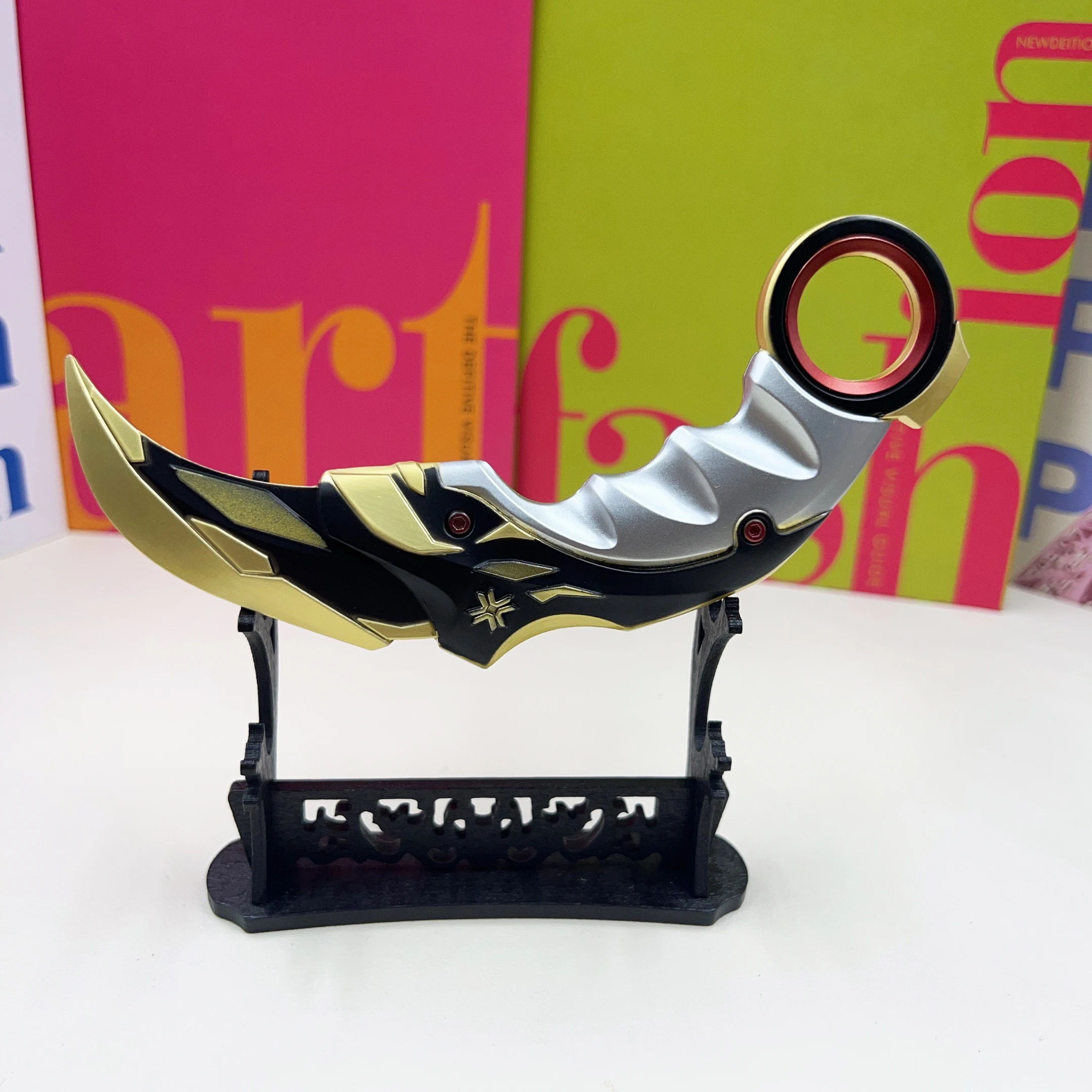 

16cm Champions Karambit Toy Valorant Game Peripheral Balisong Model Alloy Claw Knives Model Cosplay Boys Toys Gifts