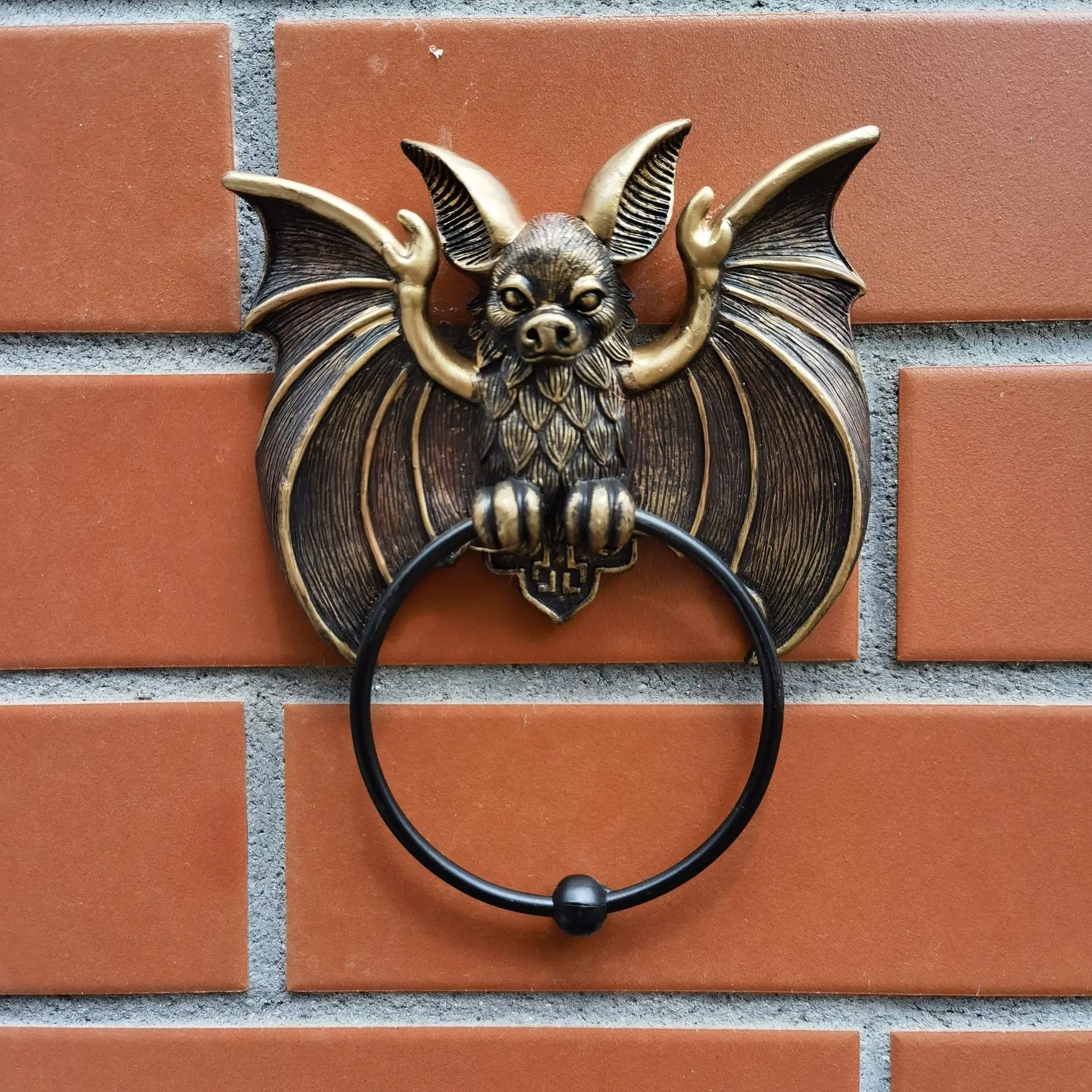 2027 New Cross-border Halloween Bat Door Wreath Cthulhu Wall Decoration Door and Window Hanging Ornament Resin Door Knocker