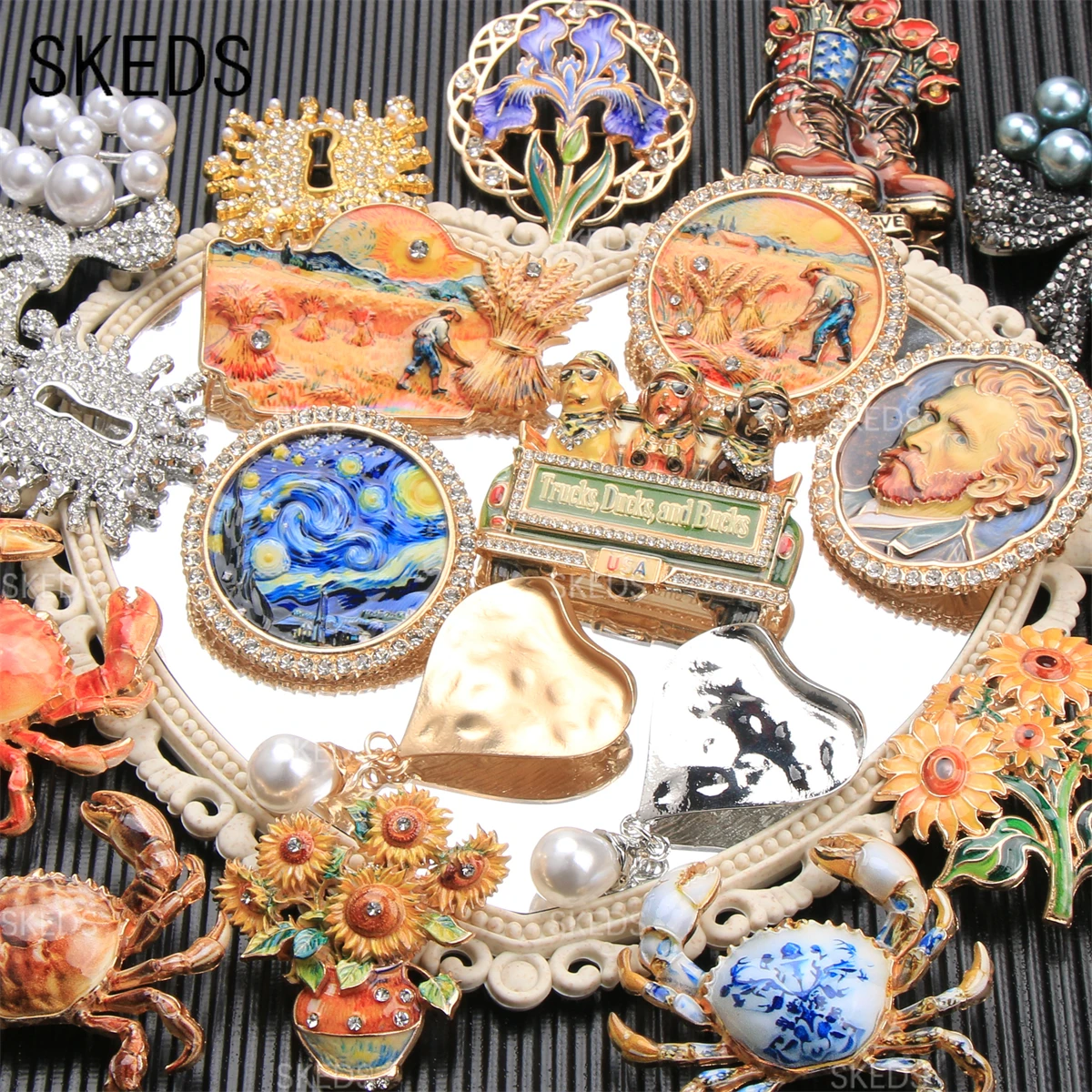 SKEDS Creative Dog Pin Plant Brooches Luxury Designer Jewelry for Women Fashion Flower Corsage Crystal Pins Grande Broche