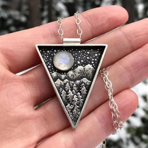 Vintage Fashion Moon Forest Pendant Necklace for Women Moonstone Gorgeou Triangle Necklace Retro Punk Party Jewelry Gift Collare