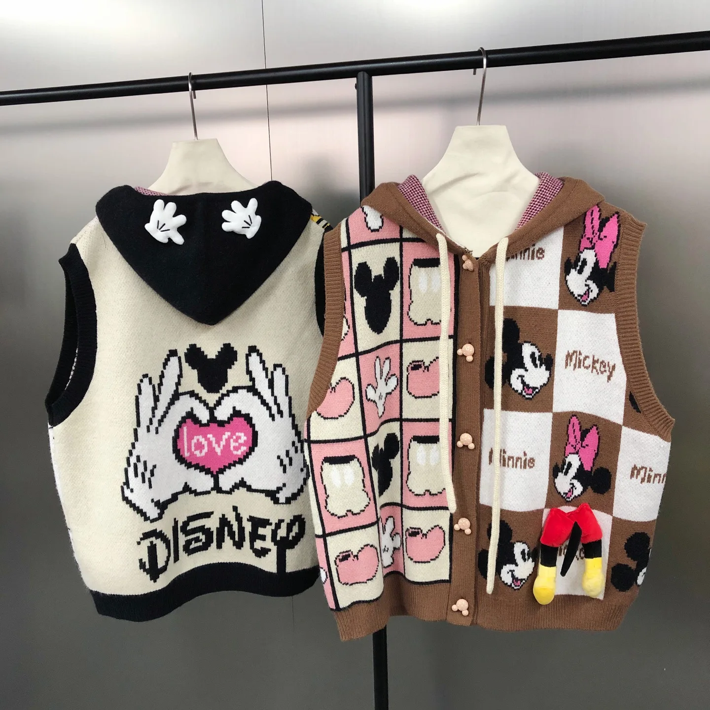 Japanese Retro Cartoon Jacquard Hooded Knitted Vest Fashionable Age-Reducing Sweater Vest for Women Kawaii Clothing