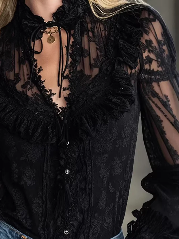 Sexy durchsichtige Spitzenstickerei Damen Gothic Bluse Rüschen Schnürung Rundhalsausschnitt Transparente Blütenblattärmel Frühling Chic Damen Top Shirt