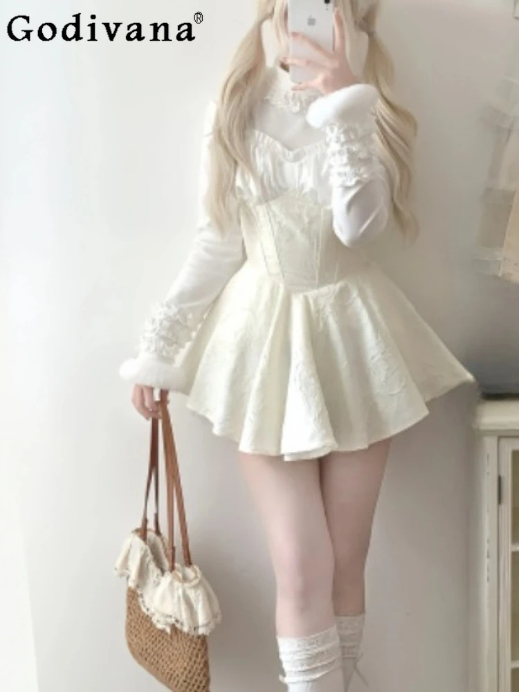 Bluzka Lolita z długim rękawem, pluszowa, ocieplana, jesienno-zimowa, golf, bazowa warstwa, urocza, odmładzająca, uniwersalna, z falbankami.