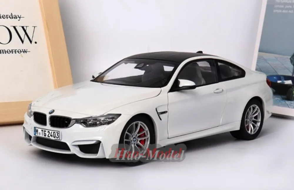 paragon 1:18 BMW M4 Coupe G82 open Alloy Diecast Metal Car Model Gifts Blue