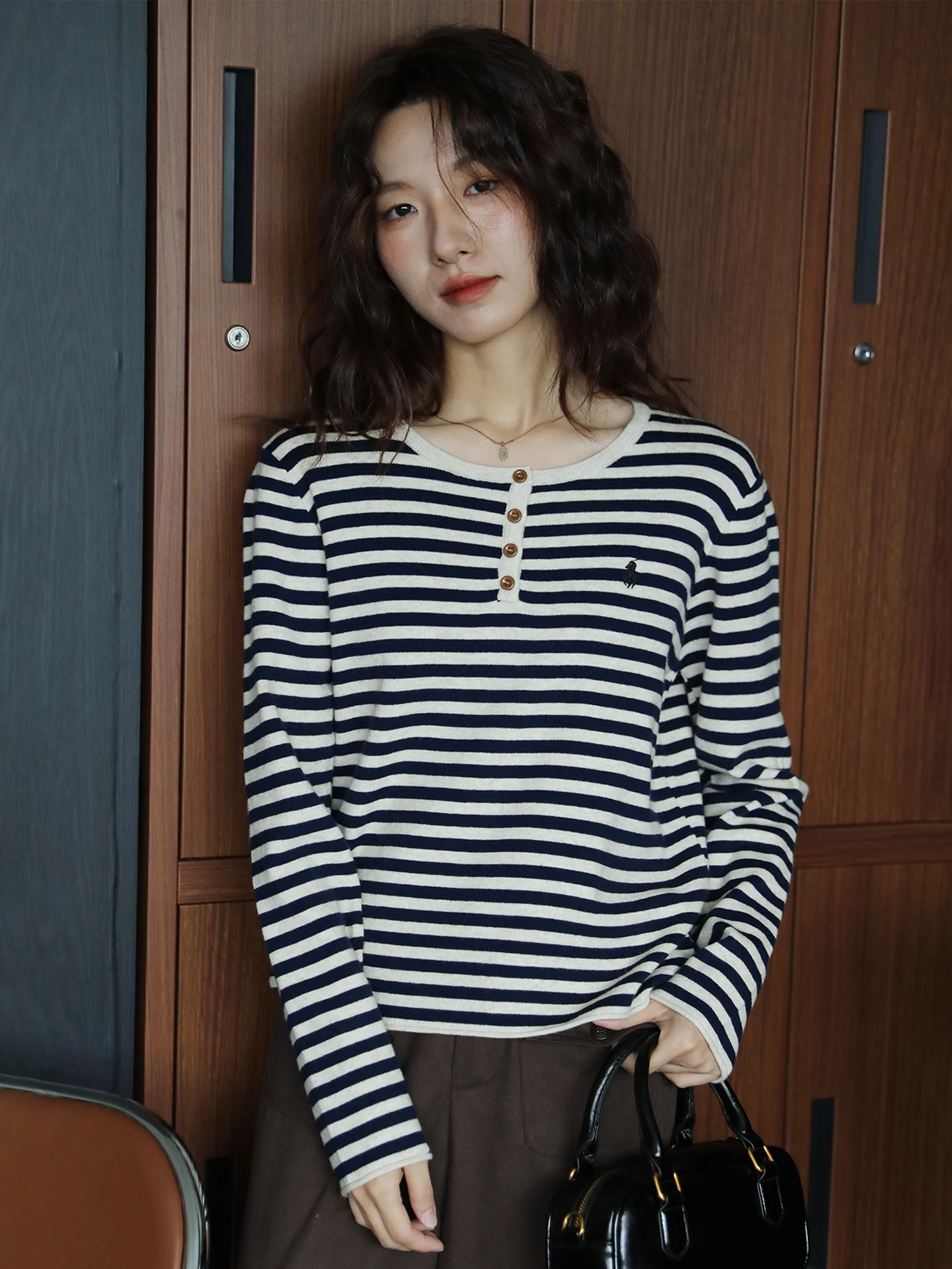 

Soft Long Sve Knitted irt Stripe Early Autumn Faion Loose Simple Early Spring Slimming round Ne Top for Women