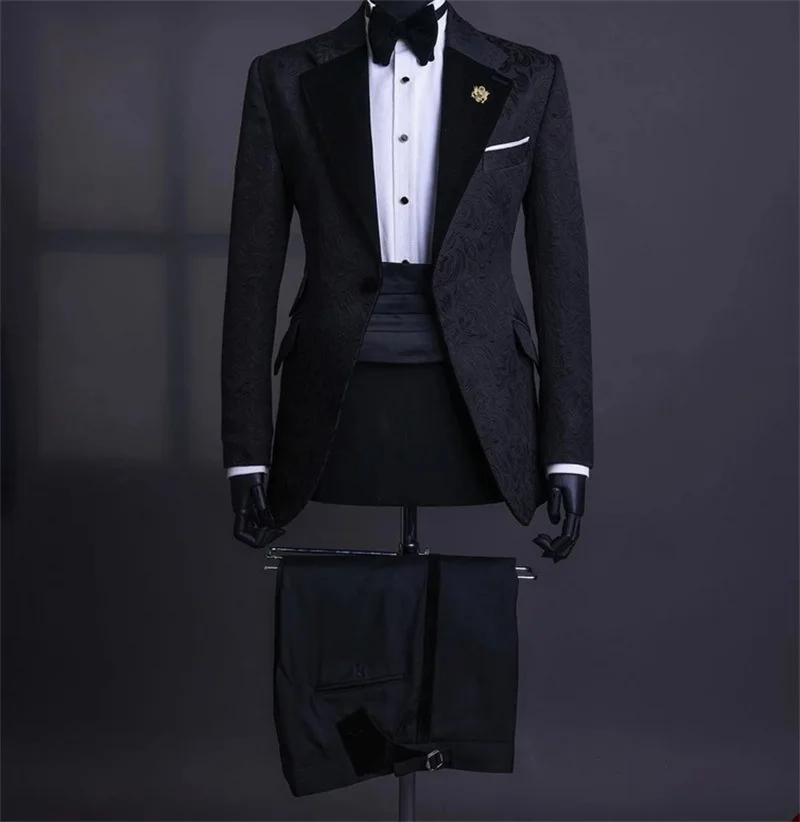 طقم بدلة سهرة جاكار سوداء رشيقة للرجال مع طية صدر مخملية - حفل رسمي. بدلة زفاف ضيقة (سترة + صدرية + بنطلون)