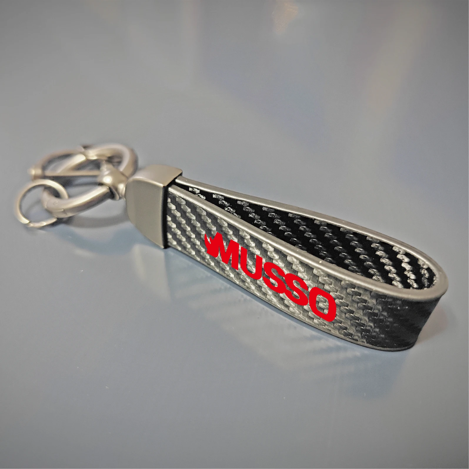 1pcs Car 360 Degree Rotating Leather Keychain Carbon Fiber Zinc Alloy Keyring For Kocando Actyon Kyron Tivoli Pexton Musso