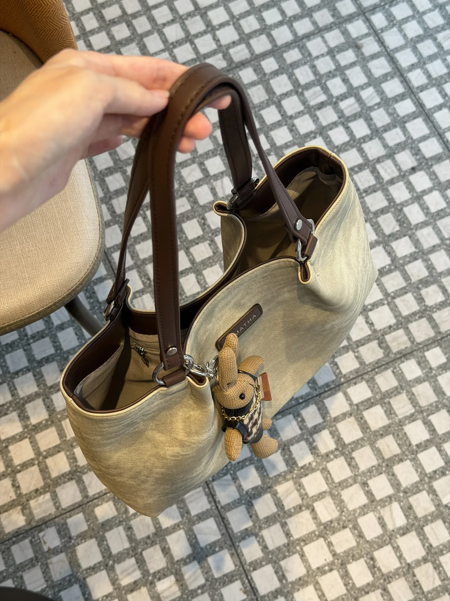 amiciyah-fashion-retro-large-capacity-tote-bag-women's-commuter-handbag-stylish-simple-design-2026-new-model-shoulder-bag