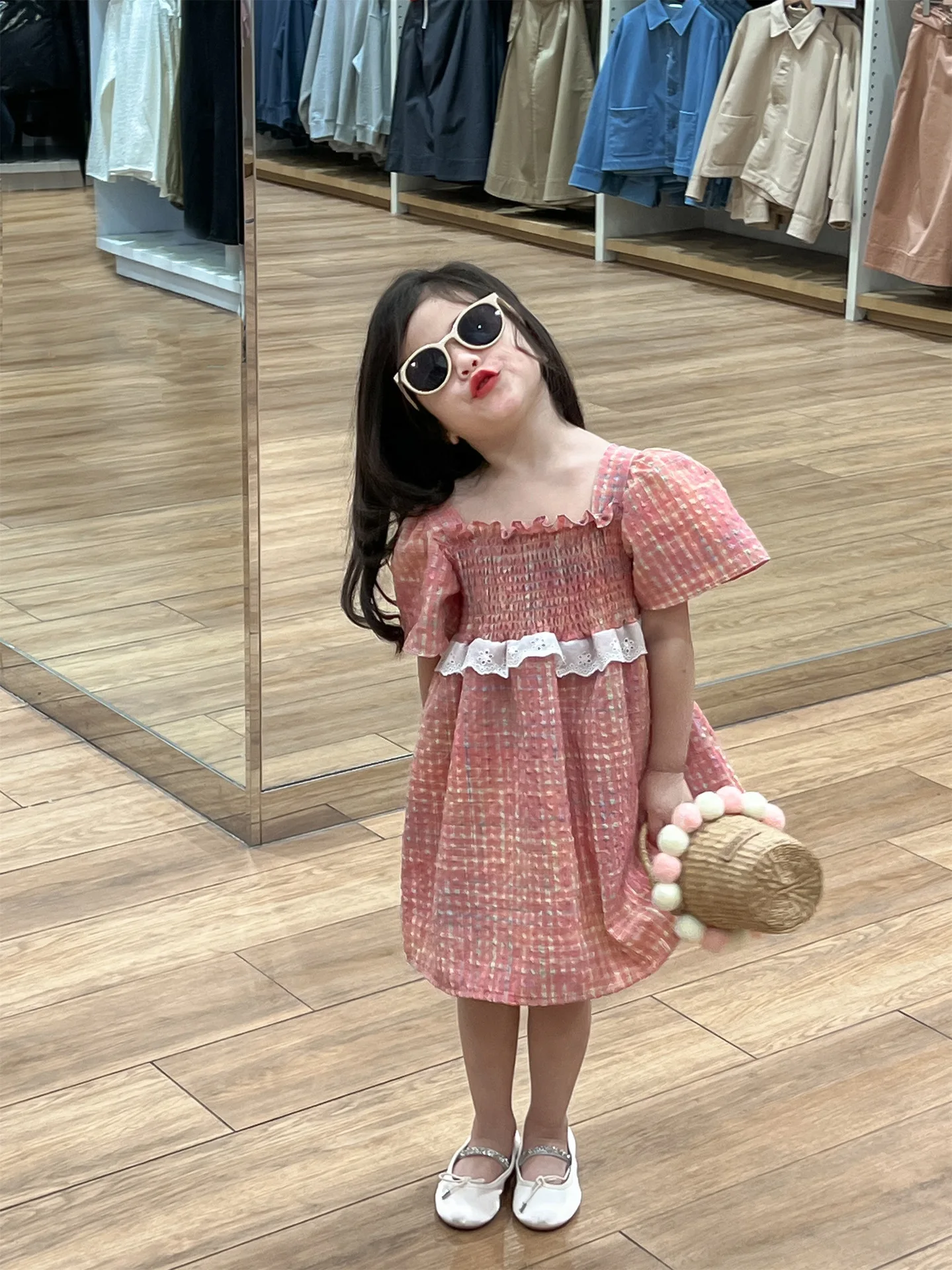 

2025 весеннее розовое женское платье с пузырьковой решеткой для девочек, кружевное платье с говяжьими сухожилиями и складками, платье принцессы с короткими рукавами, кукольное платье