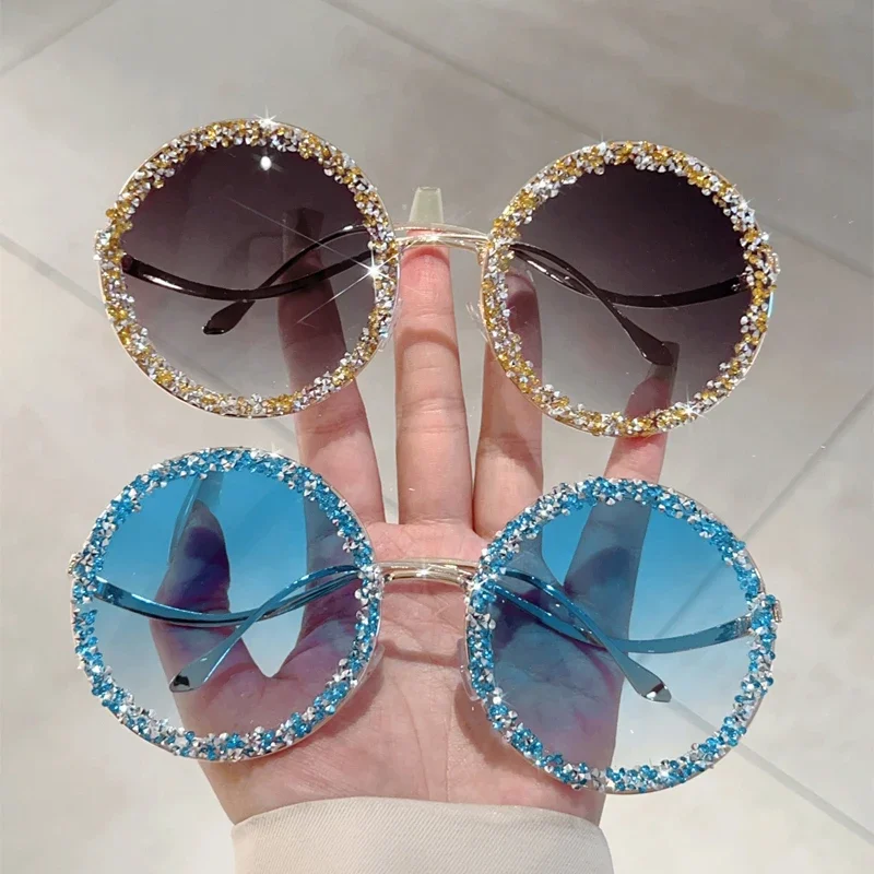 GM LUMIAS Vintage Runde Sonnenbrille mit Strasssteinen Damen Übergroße Farbverlaufsdekor Shades Trendige Luxus-Markendesign-Sonnenbrille – Detail 11