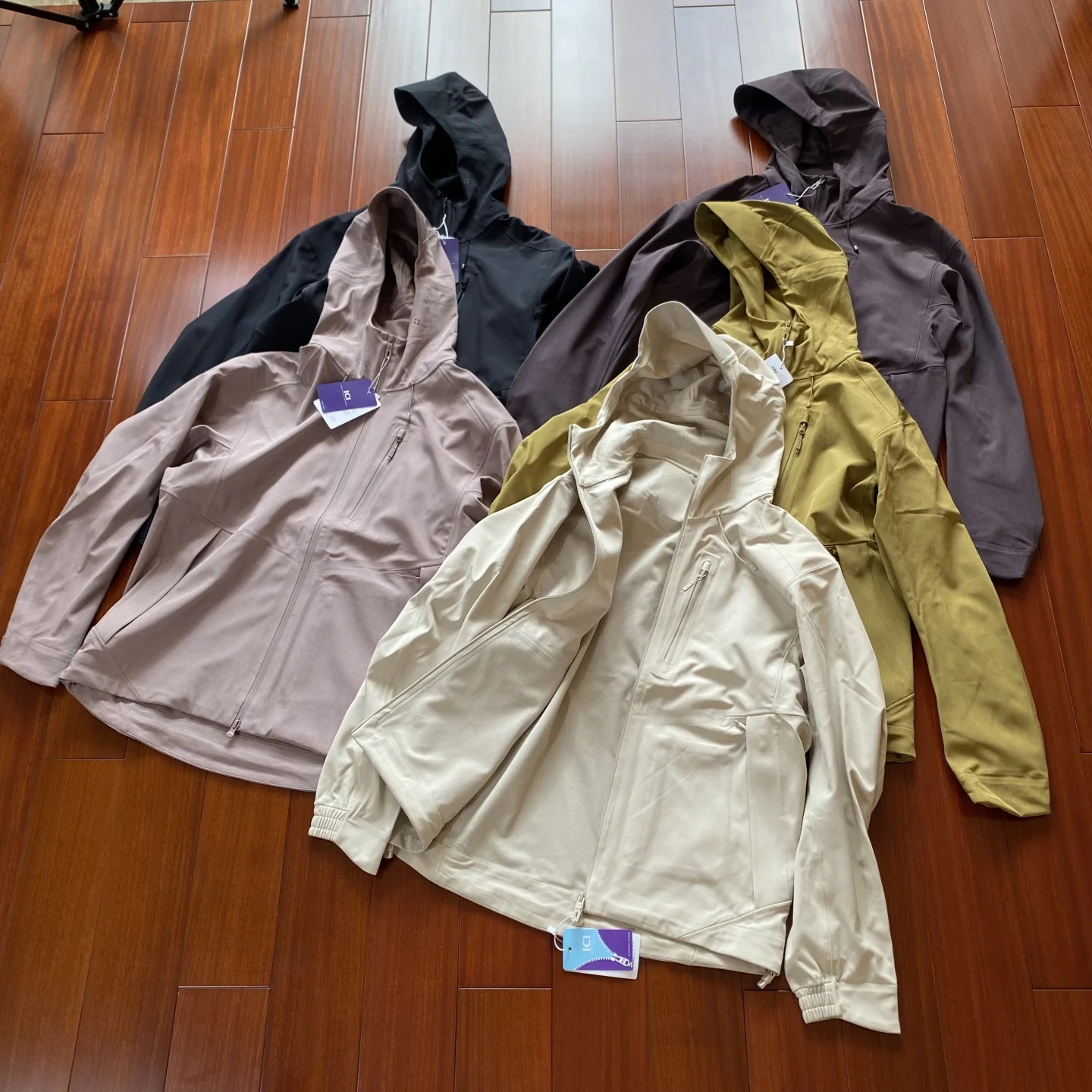 

Высококачественная мужская демисезонная куртка-худи Softell Jaet для активного отдыха, из полиэстера и нейлона, с технологией Glued, защищающая от влаги, для полной защиты тела