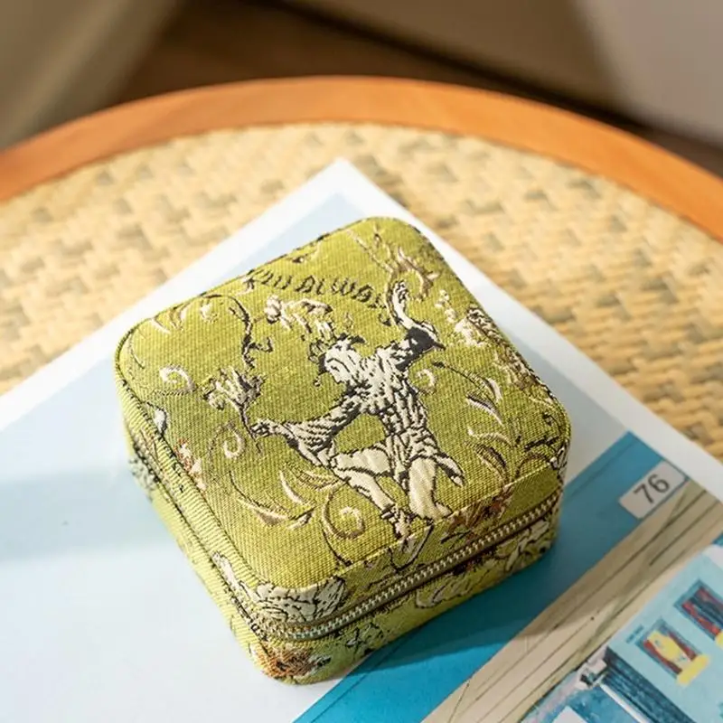 

Compact Jewelry Bag Cloth Holder Suitable for Earrings Rings and Bracelets