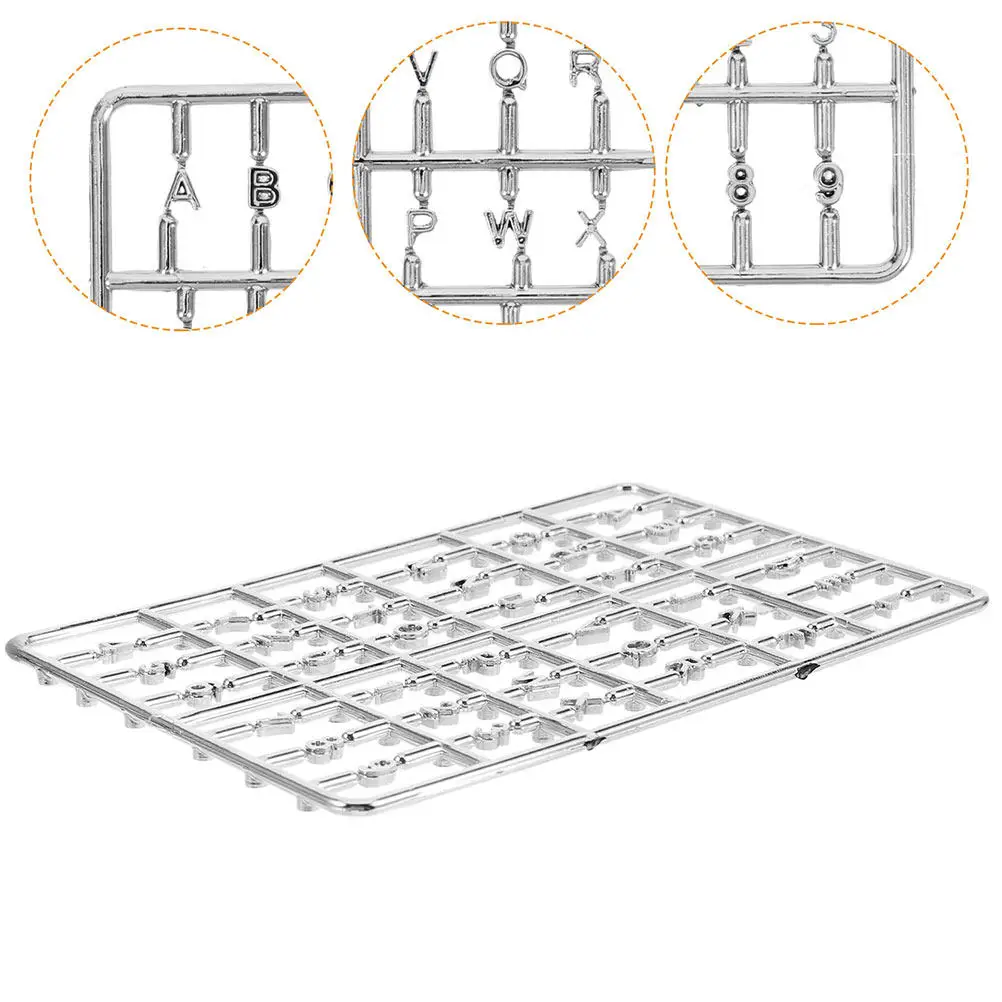 

2 шт. миниатюрных букв и цифр для кукольного домика, таблички с номерами для дверей, креативные крошечные цифры и буквы для миниатюрного декора