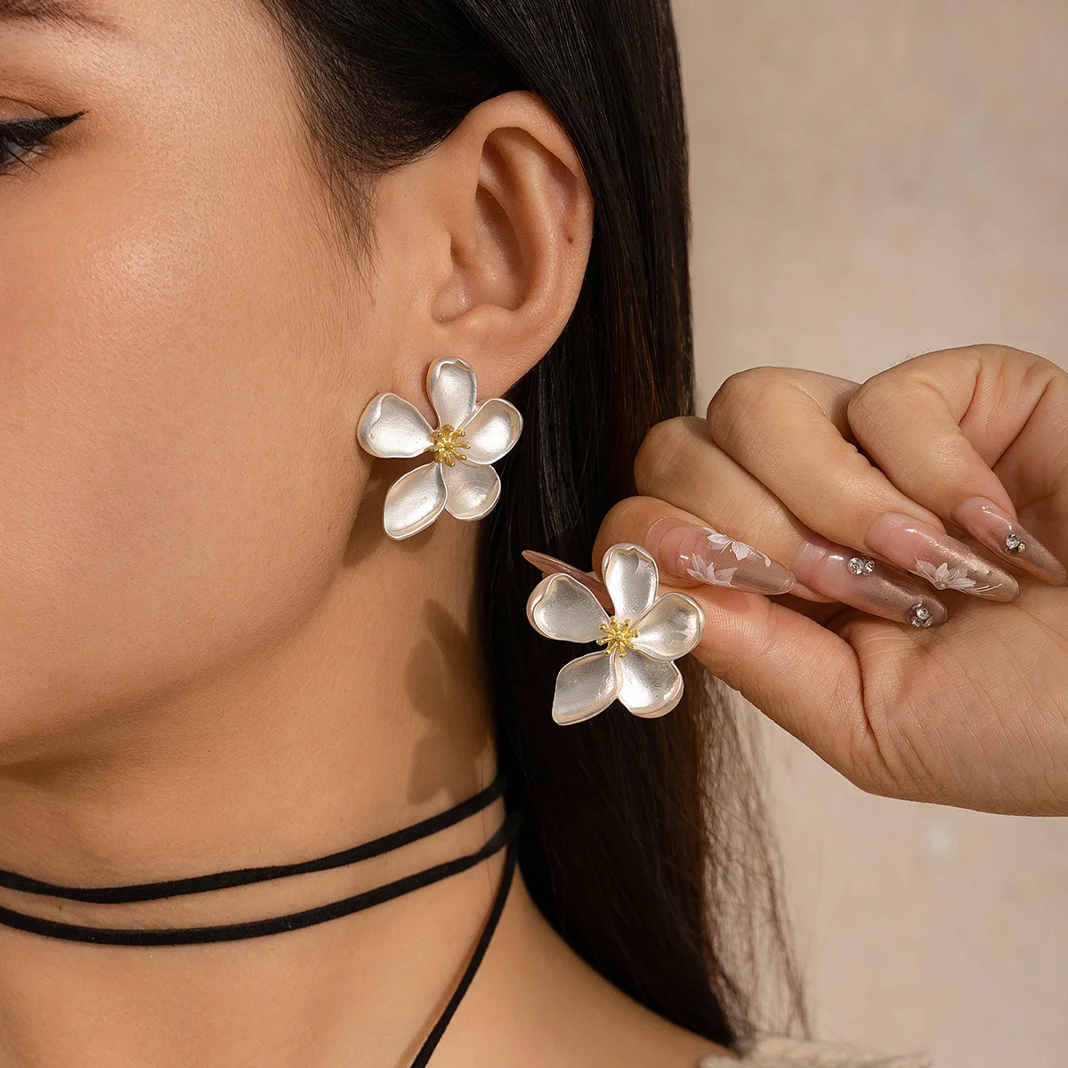 4 Piece Fashion Jewelry Set French Vintage Flower Necklace Earrings Rings Exaggerated Jewelry Set For Women Jewelry Gifts 2024