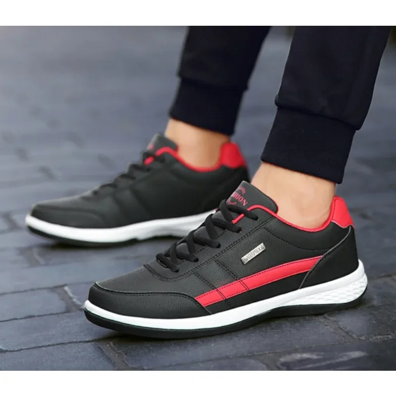 Men's 2024 New Spring and Autumn Fashion Lightweight Board Shoes Trendy White Shoes Versatile Men's Sports and Leisure Shoes