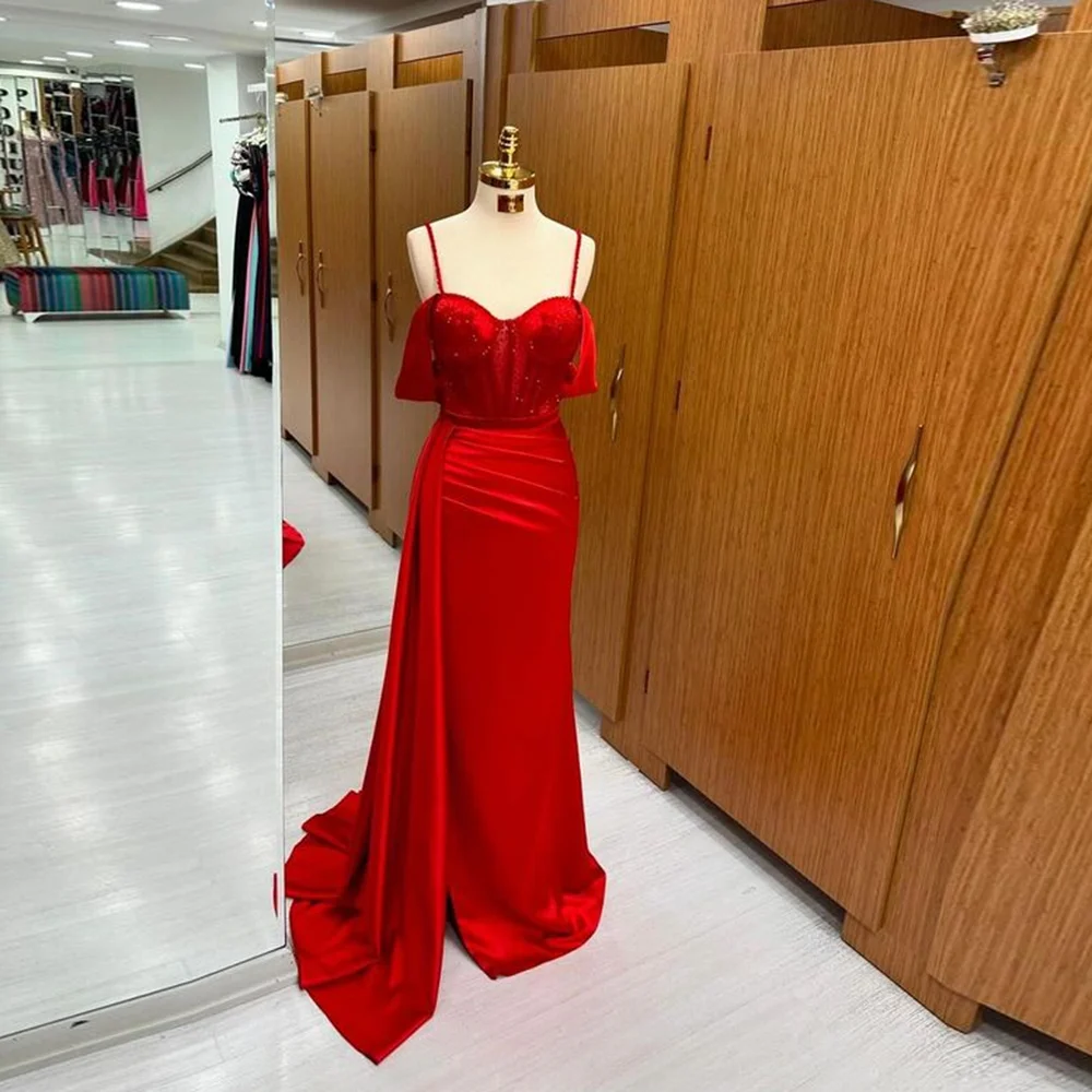 

Spaghetti Straps Satin Pleated Sheath Formal Evening Dress with Lace Sweep Court Backless Evening Party Gown vestidos de festa