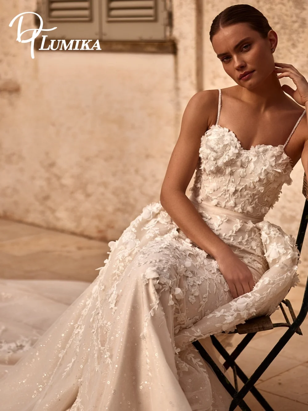 Wykwintna suknia ślubna z odpinaną spódnicą 2026, elegancka suknia ślubna na ramiączkach, urocza tiulowa suknia ślubna z kwiatami 3D, długość do podłogi, szyta na miarę.