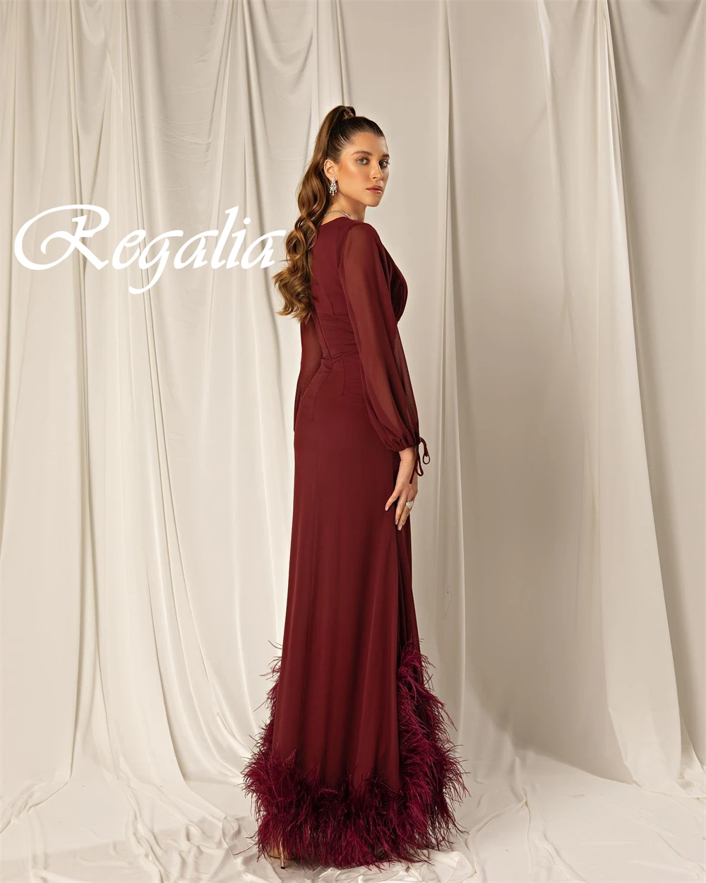 Maßgeschneiderte Abendkleider aus bordeauxrotem Jersey im Meerjungfrau-Stil, formelle V-Ausschnitt, lange Ärmel, Heimkehrkleider, Temperament-Partykleider