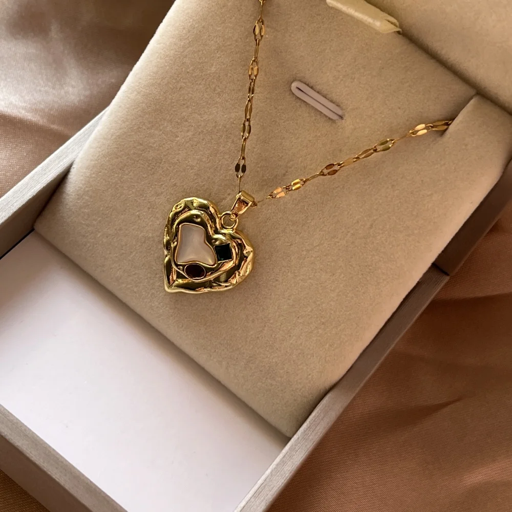 2025 جديد Hot البيع الفولاذ المقاوم للصدأ القلب شل Charms للنساء تشيكوسلوفاكيا الباروك قلادة الحب مجوهرات هدايا عيد الحب
