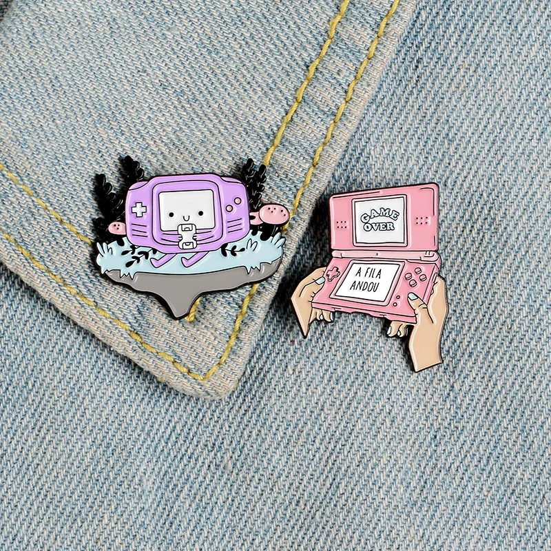 Handheld Game Enamel Pins Custom Game Over Brooches Lapel Pin Shirt Bag Pink Purple Gamepad Badge Funny Jewelry Gift for Friends