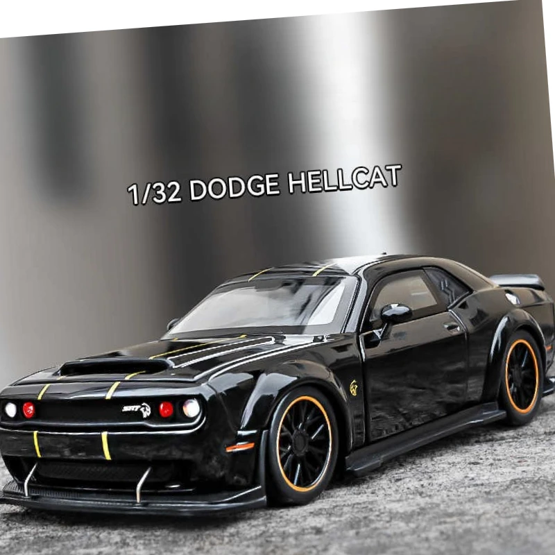 

1:32New Hellcat alloy car model simulation Challenger sports car with sound and light collection ornaments kids toys Small gifts