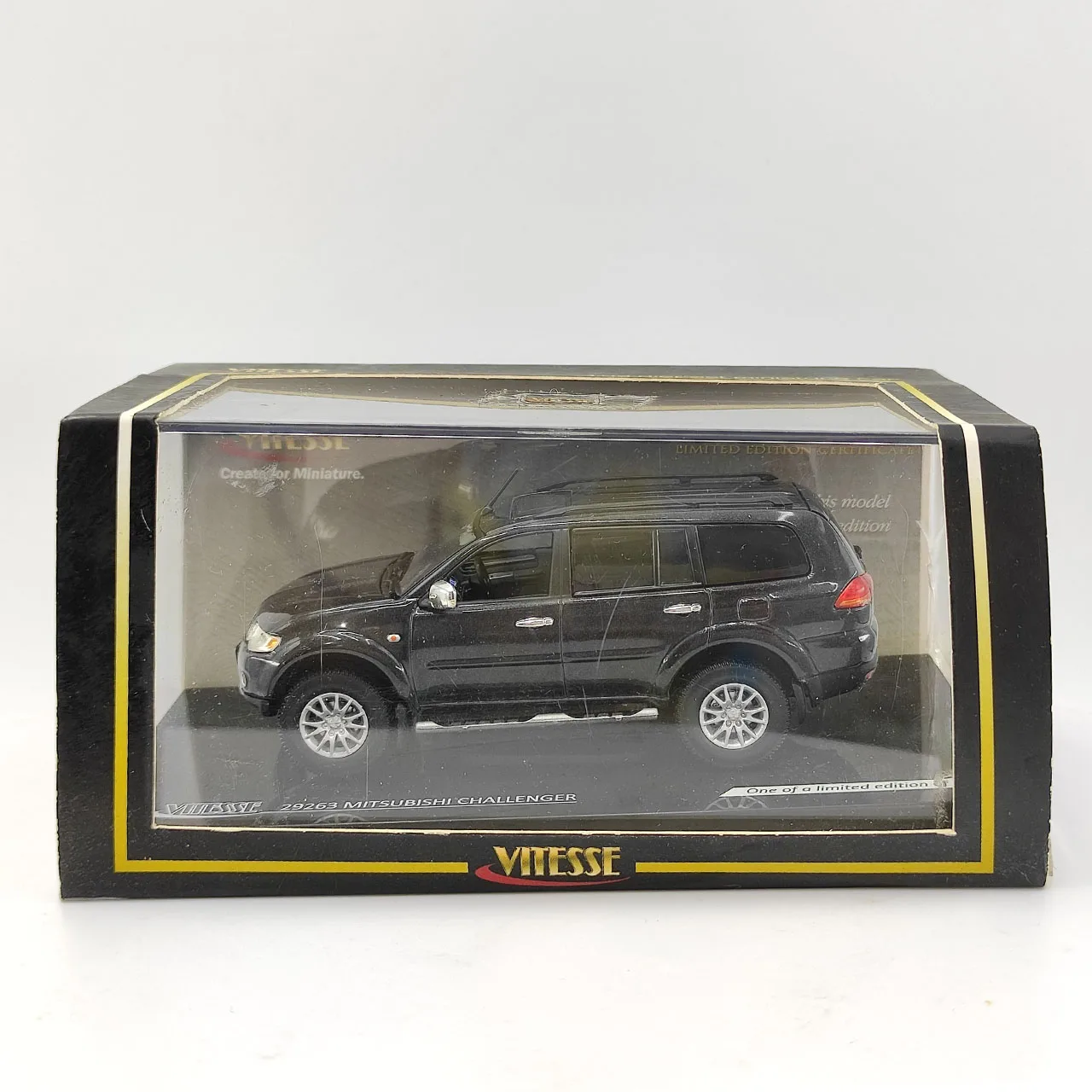 

Box Cracked Diecast JVITESSE 1:43 Scale MITSUBISHI CHALLENGER Grey Alloy Car Model Collectible Toy Gift Souvenir Display