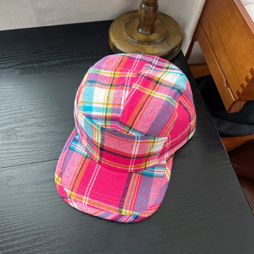 American retro style color-blocked checkered flat-brim baseball cap, suitable for both men and women for outdoor activities