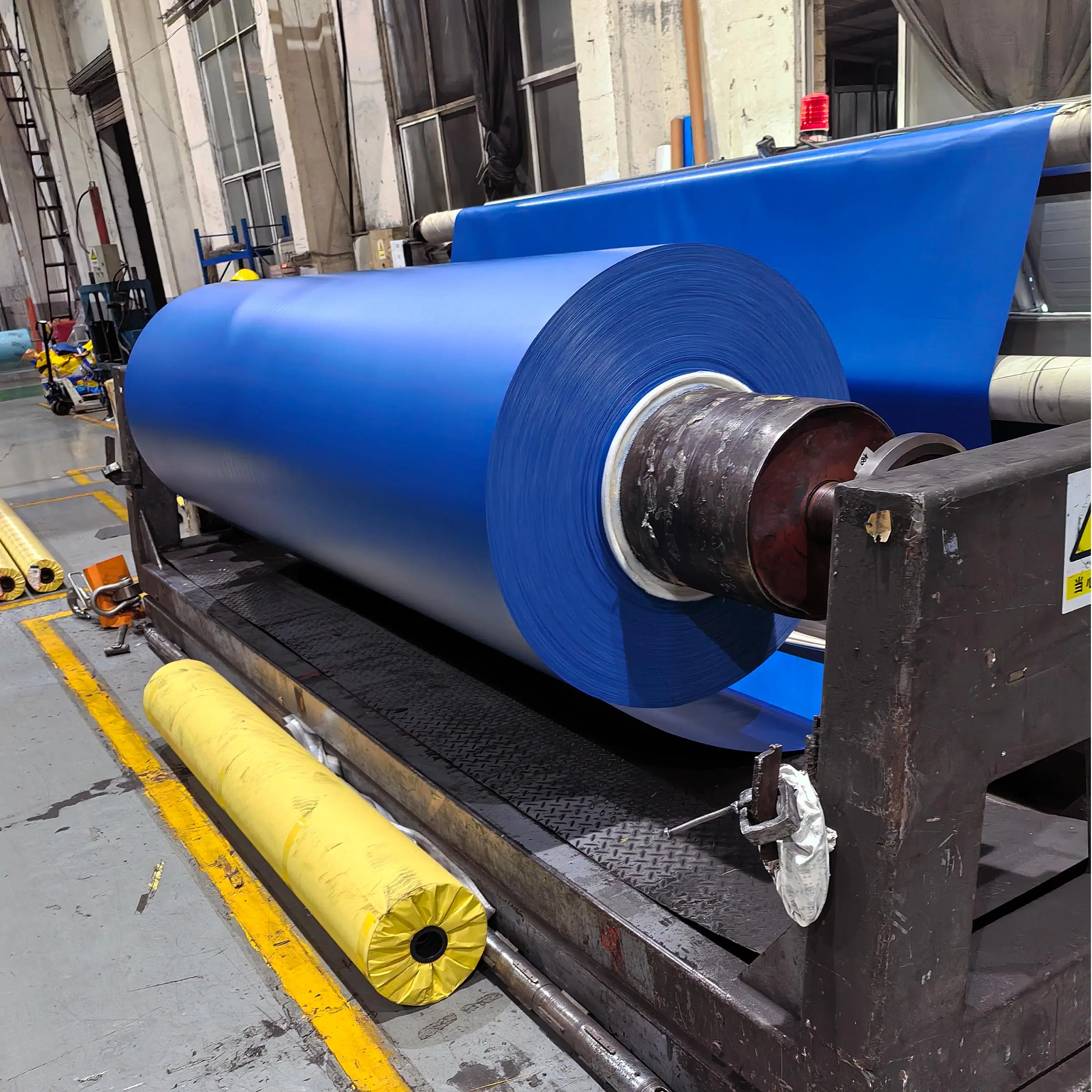 

【From China】JLM 900GSM PVC Tarpaulin Roll Waterproof Fireproof for Construction, Roof Cover