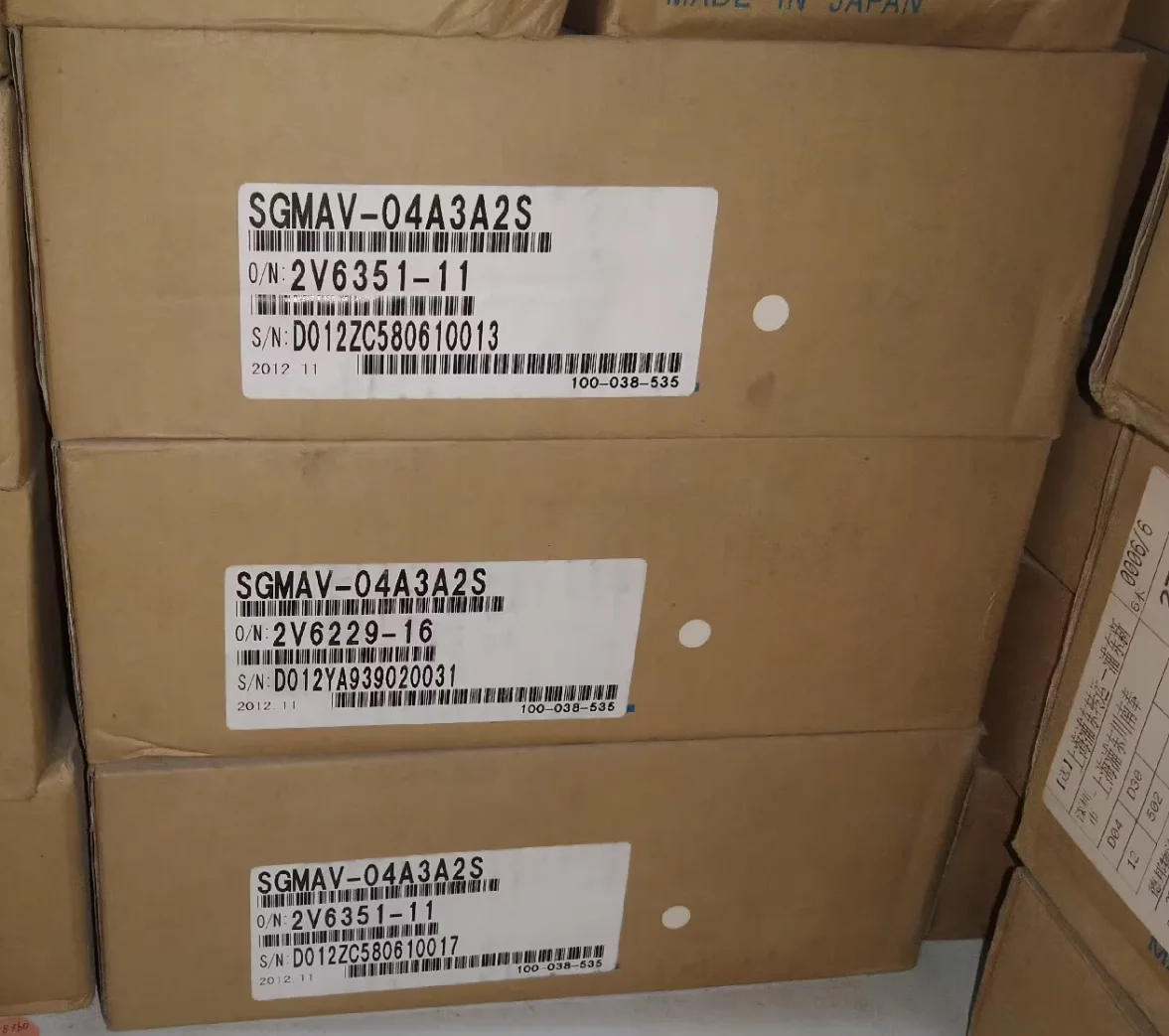 

Серводвигатель новый SGMAV-04A3A2S Быстрая доставка