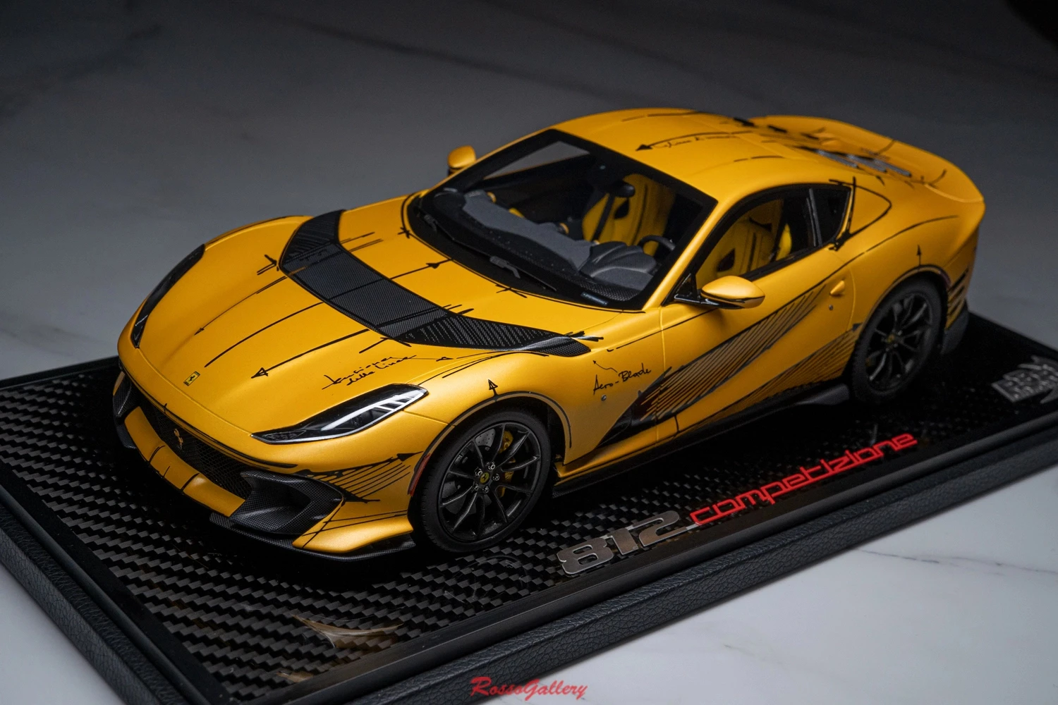 

BBR 1:18 812 812 Competizione TailorMade Simulation Limited Edition Resin Metal Static Car Model Toy Gift