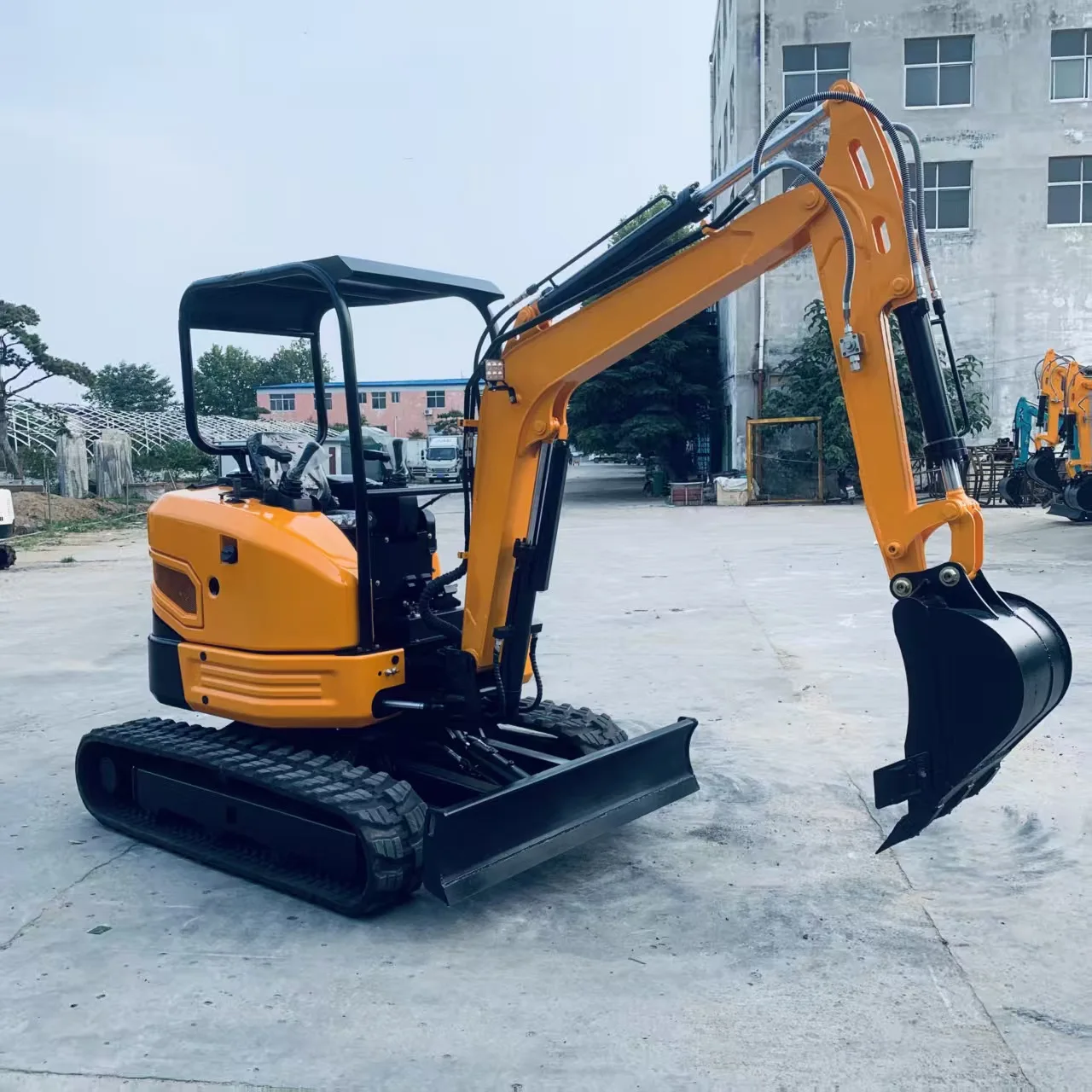 Minibagger 2,5 Tonnen 3 Tonnen Anpassen des Fabrikpreises Minibagger Kostenloser Versand Yanmar Kubota Motorbagger Raupenbagger