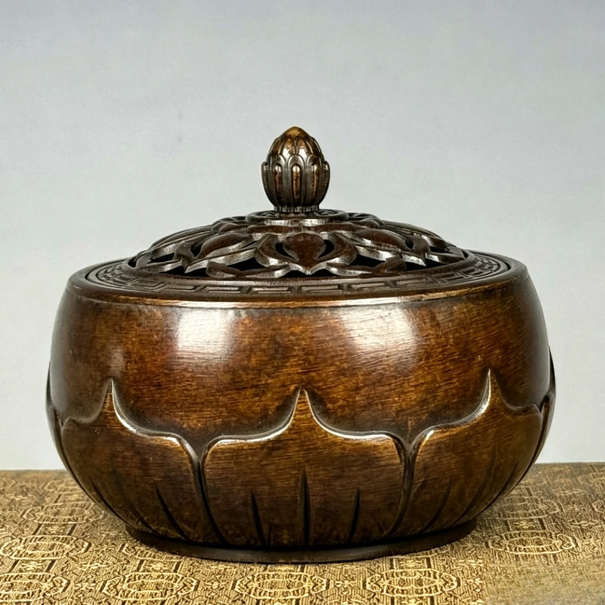 

Hollow lotus Incense Burner Statue for Tea Home Decor Ornaments