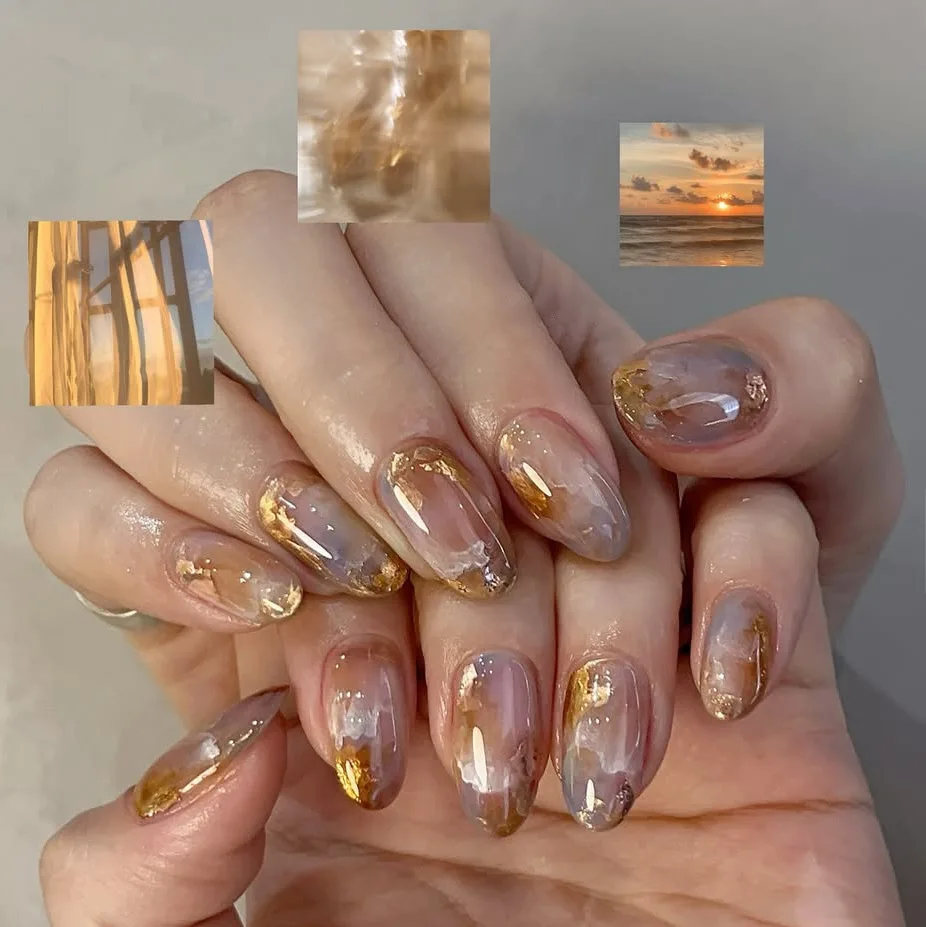 24PCS Floating Gilded False Nails with Glue Ombre Twilight Soft French Press on Nails Retro Sweet Wearable Fake Nails for Women
