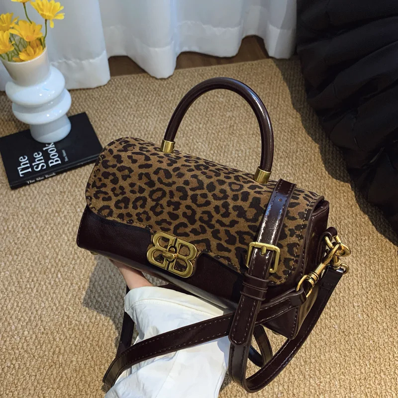 

​2025 New Suede Box Bag for Women, Niche Design Crossbody Underarm Purse, Vintage Shoulder Phone Bag, Chic & Versatile​