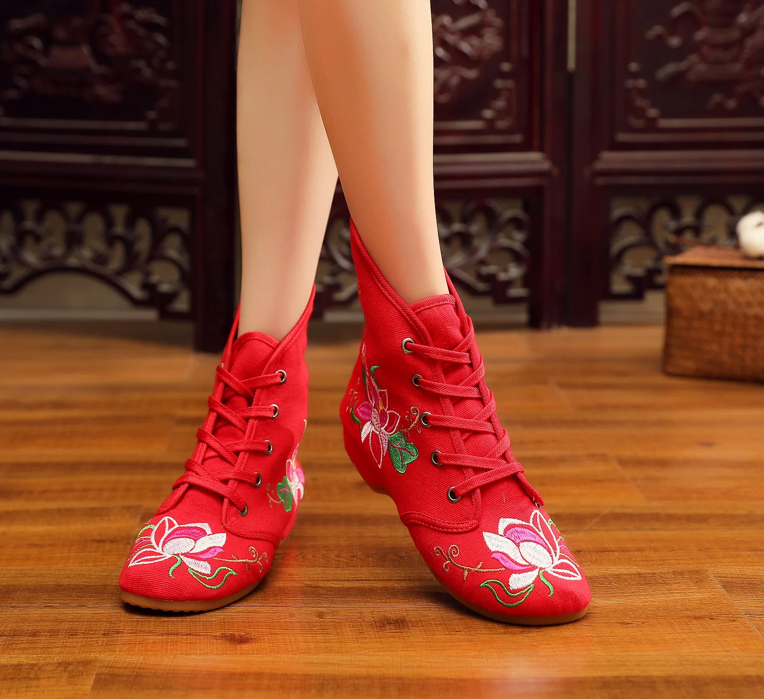 Women Lady Embroidered Cloth Shoes Ethnic Dance Performance 3CM Heeled Flower Embroidery