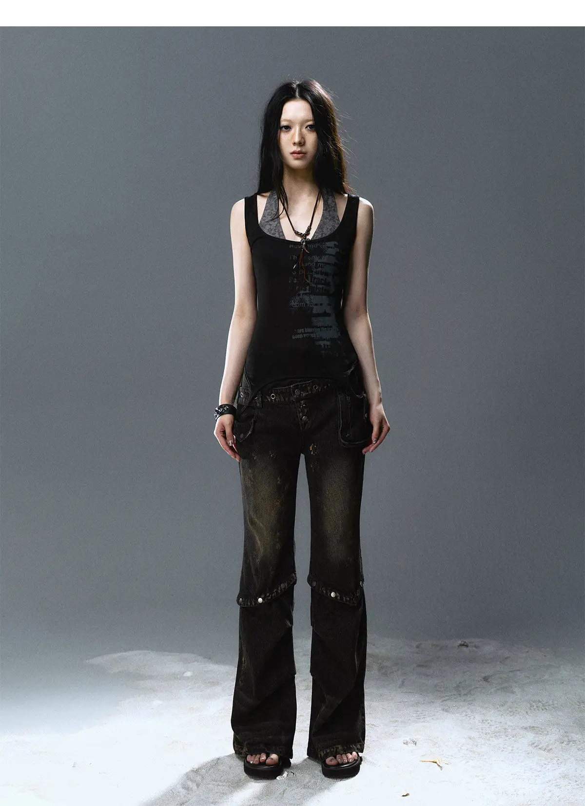 Karrcat Grunge Aesthetics Fake Zweiteiliges Tanktop Trashy Y2k Spitzen-Patchwork-Camis-Tops Vintage Gothic Schwarzes ärmelloses Top Punk – Detail 10