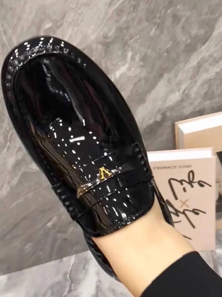 

High Quali Casual Men's Leather oes Comfortable Faionable Trendy Flat Heel Rubber Sole round Toe Pure Color Busin Ca...