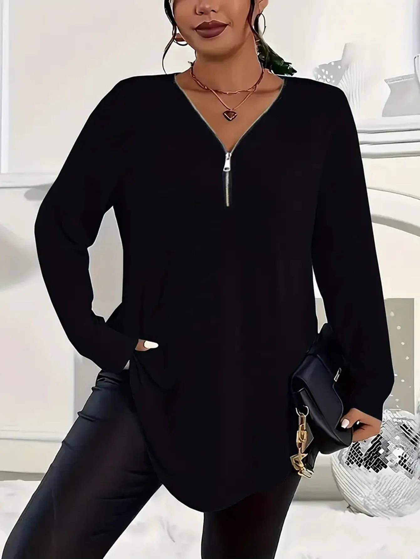 เสื้อแขนยาวคอวีทรงหลวมแบบใหม่สำหรับผู้หญิงไซส์ใหญ่  สำหรับฤดูใบไม้ร่วง  พร้อมชายเสื้อโค้ง  สไตล์ลำลอง