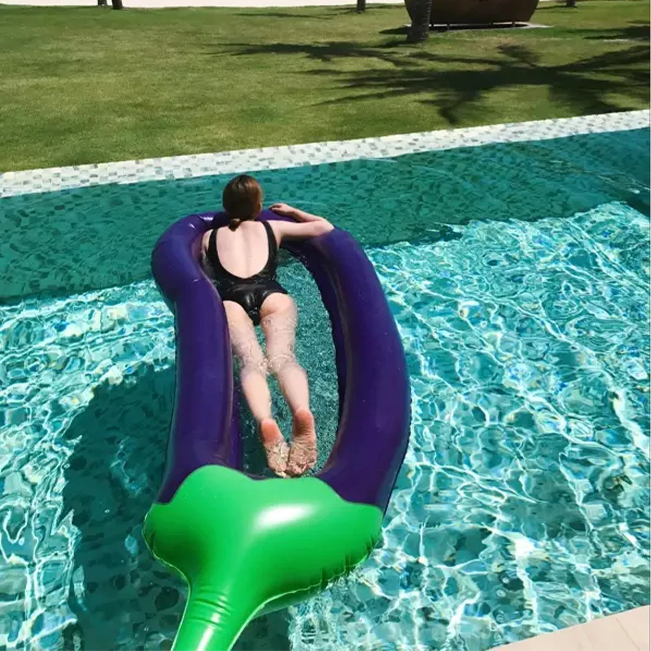 Hamaca inflable con forma de berenjena para adultos, flotadores de piscina, flotador de playa grueso de verano, anillo divertido para las axilas para relajación de agua, 1 ud.