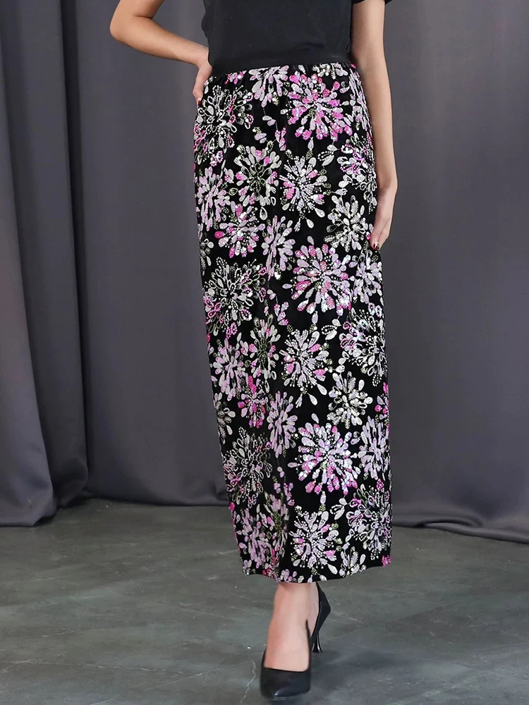 Heavy industry celebrity velvet sequined embroidery slim skirt 2025 autumn women's new elegant and versatile straight hip skirt.