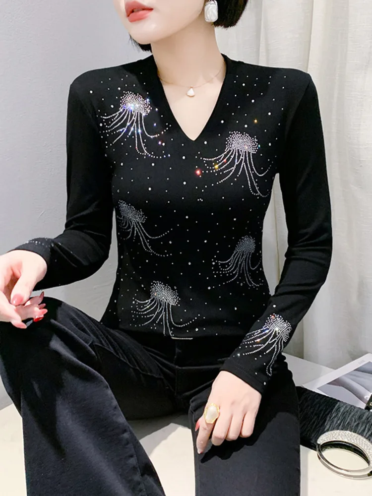 Heavy Industry Fashion Jellyfish Hot Diamond Bottom Shirt For Women 2025 Winter New V-Neck Long Sleeve Stylish Slimming Top